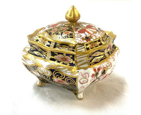 1918 Royal Crown Derby Bone China Gilt Imari Lidded Trinket Box Pattern 0746 