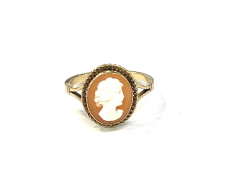 Ladies 9ct gold cameo dress ring, 2.9grams, ring size R 