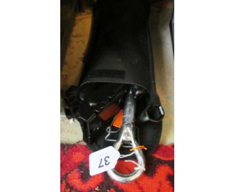 A heavy duty car jack set with tools