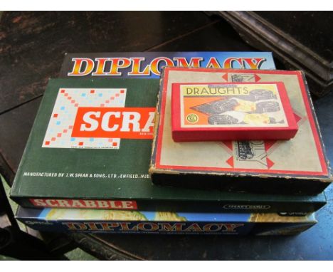 Various games including Monopoly, Solitaire and a backgammon set