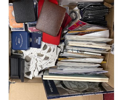 An extensive quantity of British commemorative and first issue coins.