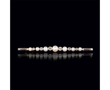 Jugendstil-Perl-Diamant-Brosche. Um 1915. 14 kt. GG mit Platin. Besatz mit 6 Diam. im Übergangsschliff zus. ca. 0,40 ct. Weiß