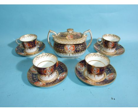 A Chamberlains Worcester Imari pattern sucrier and cover and four cups and saucers, pattern no.298, (three cups cracked). 