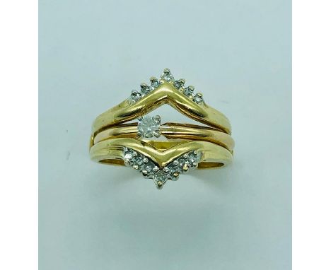 An 14ct yellow gold ring (6.8)