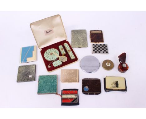 Collection of powder compacts, Art Deco, 1920's shagreen effect 'fan and compact' combination, Canadian Elgin, boxed Stratton