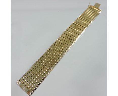 A ladies gold plated gate link bracelet, 20cm long