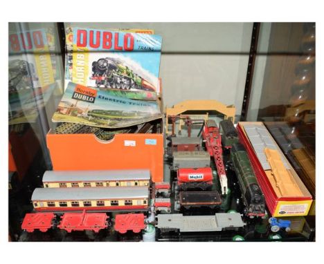 Model Railway - Hornby Dublo - Duchess Of Montrose loco and tender, together with various carriages, rolling stock, track etc