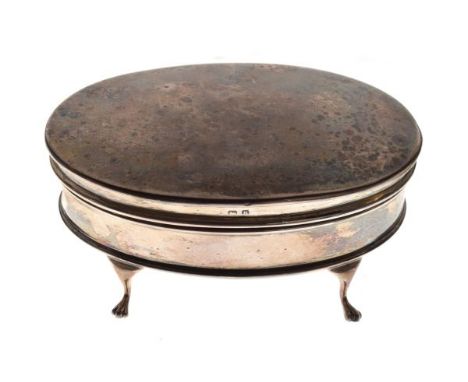 George V oval silver trinket box on splayed supports, Birmingham 1926   Condition: 