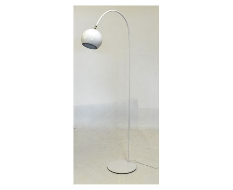 Modern Design - White-finish standard lamp, 156cm high   Condition: 