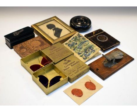 Tortoiseshell visiting card case, silhouette portrait etc   Condition: 