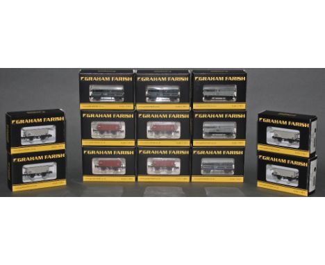 A group of thirteen Graham Farish N gauge model wagons.