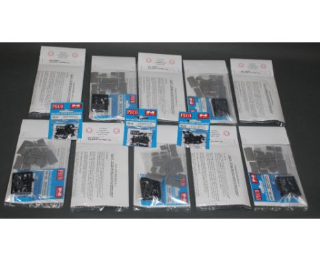 A group of ten N gauge Society model kits of wagons, all "GWR/BR iron mink van" kits (ref: 3NGK13), together with 0 rolling s