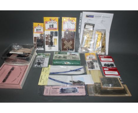A group of N gauge model and accessory kits, including Ultima model engineering kits, Parkside Dundas metal wheels, Kestrel d
