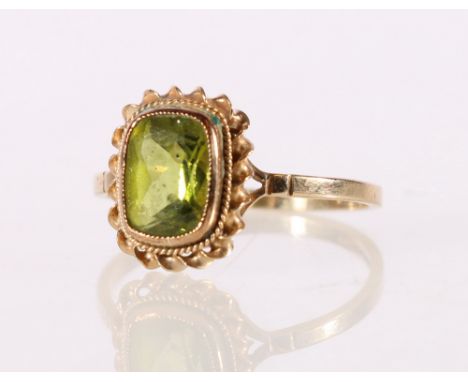 9ct yellow gold dress ring set with faceted peridot?, size Q, 2.3g. 