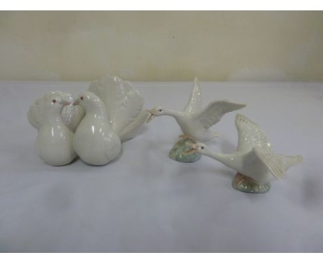 Lladro figurine of two doves, and two geese (3)