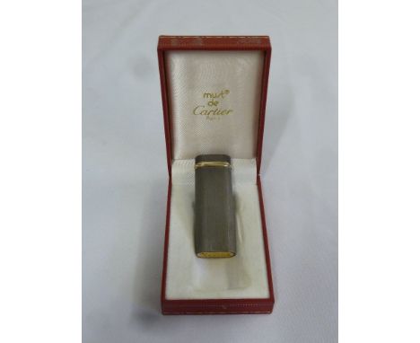 Must de Cartier lighter in fitted case