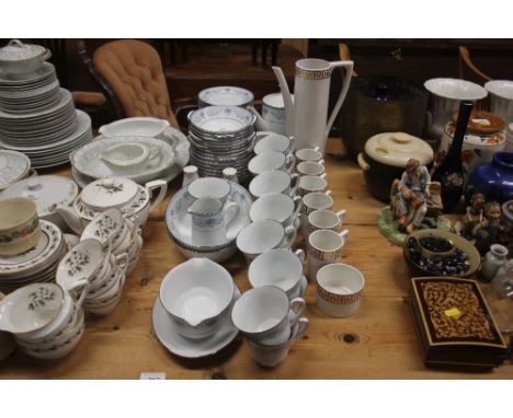 A quantity of Noritake "Blue Hill" dinner and teaware; and a Portmeirion coffee set AF