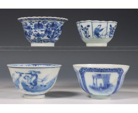 China, collectie blauw-wit porseleinen koppen en schotels, 18e-19e eeuw, bestaande uit een set van vier schotels met vogels b