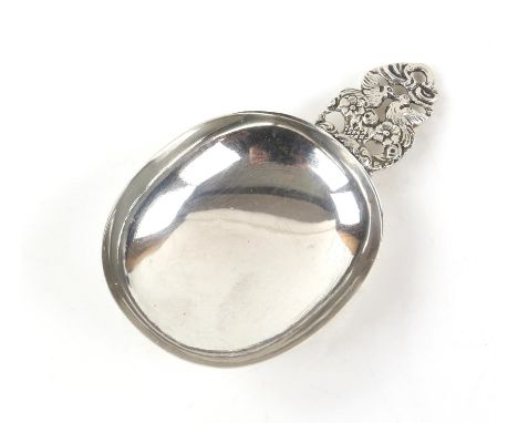 Continental silver 800 grade caddy spoon with the handle in the form of a pair of love birds