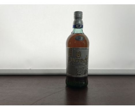LANCELOT RAREST EDITION AGED 30 YEARS
Blended Scotch Whisky. 
700ml, 40% volume.  CONDITION REPORT: Good. 