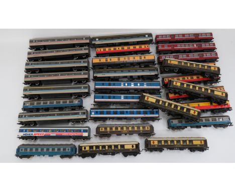 Quantity of Various Train Coaches various livery and makers including Pullman Mary &amp; Anne by Tri-ang ... Satlink Western 