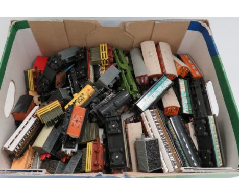 Quantity of ERTL Thomas The Tank Engine Trains various items including coaches ... Rolling stock ... Flat beds ... Boats ... 