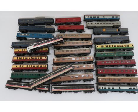 Quantity of Various Train Coaches various livery and makers including Intercity 125 by Hornby ... LMS by Hornby ... Buffet ca