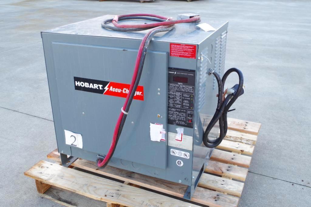 HOBART ACCUCHARGER Forklift Battery Charger, 3 PH, 60 Hz., 208/240/480V, 24/21/10.5 Amps, M/N 88
