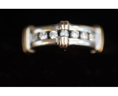 9ct Gold ring set with 7 diamonds Size Q 