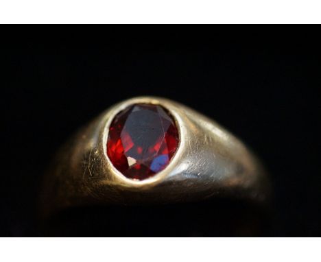 9ct Gold gents pinky ring set with created ruby Weight 4g Size S