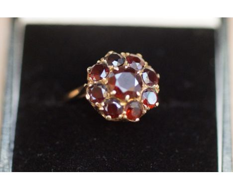 9ct Gold ring set with rubies Size O 