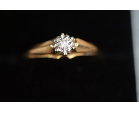 9ct Gold diamond ring Size O 