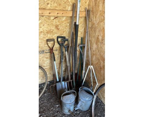 A SELECTION OF GARDEN TOOLS, to include forks, spade, edging spade, silky hayauchi long reach saw, two galvanised buckets, et