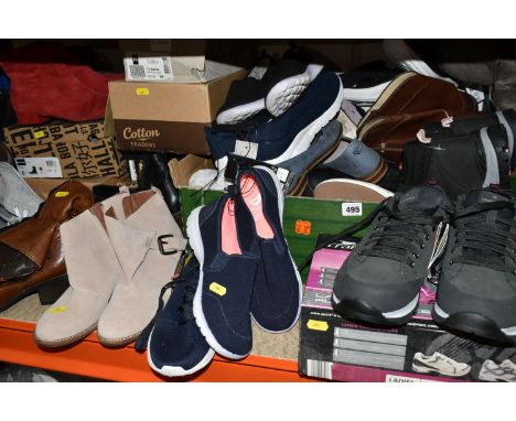 A LARGE QUANTITY OF WOMEN'S SHOES to include mostly size 6 UK/39 EU shoes from named manufacturers comprising Clarks, Cotton 