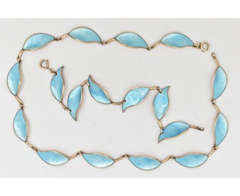 A NORWEGIAN 'DAVID ANDERSEN' NECKLACE AND BRACELET, a gilt necklace, comprising blue enamel leaf deign panels, fitted with a 