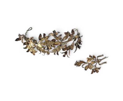 A very unusual German or Austrian white metal tiara or hair ornament and matching pin, c1900, comprised of individually assem