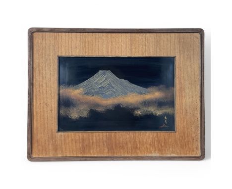 Namiki & maki-e lacquer interest: An early 20thC black and white photograph of an unidentified maki-e lacquer artist who work
