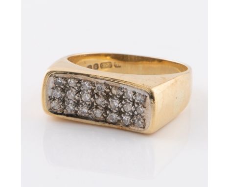 An 18ct yellow gold diamond set ring, the curving top panel inset with 21 small faceted diamonds, the inside of the ring stam