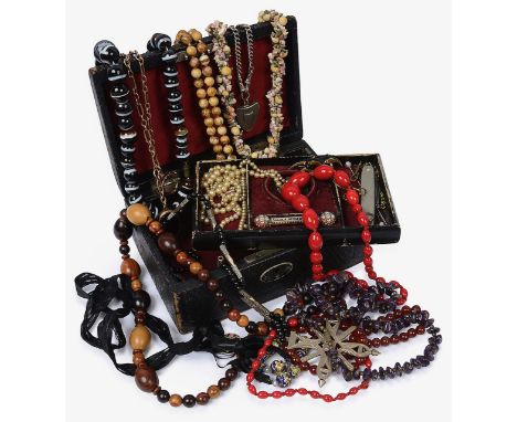 A Victorian jewellery box and contentsto include a A Victorian banded agate graduated bead necklace, a gilt fetter and three 