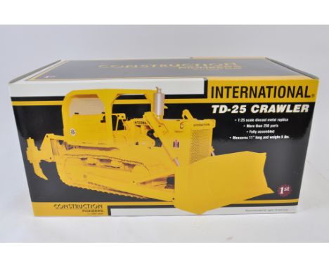 First Gear 1:25 scale International TD-25 Crawler Tractor with Dozer Blade. NM-M in E Box.