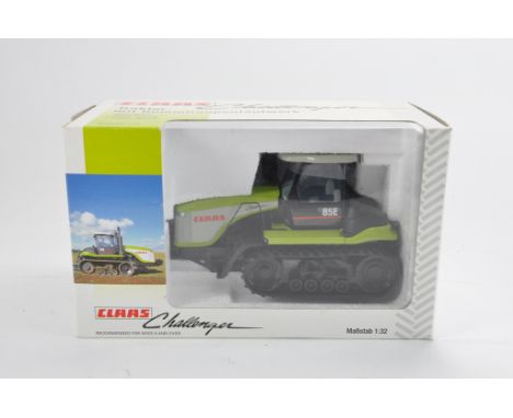 Norscot 1:32 scale Claas Challenger 85E Tractor. NM-M in E Box.