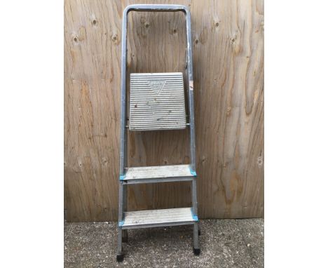 Folding Step Ladder 