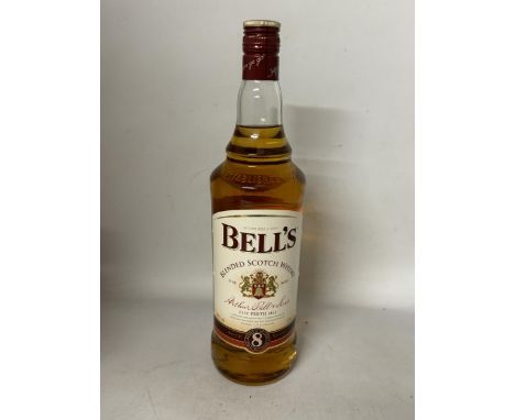 A LITRE BOTTLE OF BELL'S BLENDED SCOTCH WHISKY AGED 8 YEARS 40% VOL