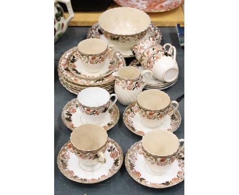 A VINTAGE CHINA TEASET TO INCLUDE A SUGAR BOWL, CREAM JUG, CAKE PLATE, CUPS, SAUCERS AND SIDE PLATES