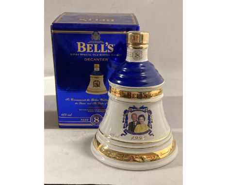 A BELL'S EXTRA SPECIAL OLD SCOTCH WHISKY 50TH GOLDEN WEDDING ANNIVERSARY DECANTER AGED 8 YEARS - 70 CL IN PRESENTATION BOX