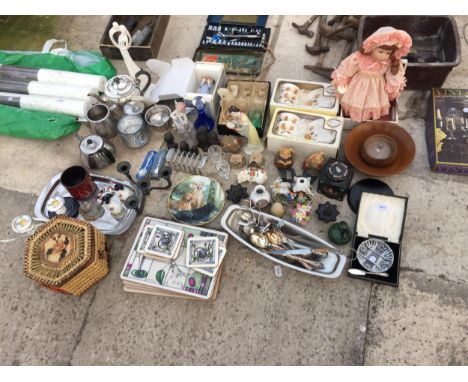 AN ASSORTMENT OF ITEMS TO INCLIUDE CERAMICS, FLATWARE AND SILVER PLATED ITEMS ETC