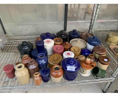 A LARGE ASSORTMENT OF CERAMIC AND STONEWARE LIDDED POTS AND VESSELS