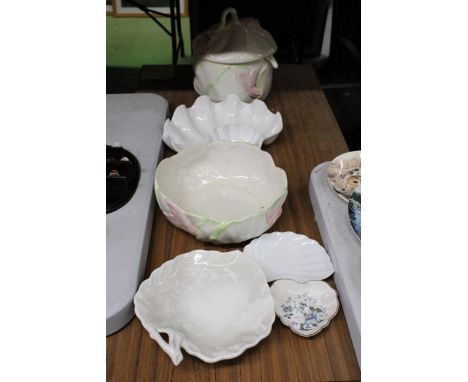 A LARGE MARTAN PORTUGAL PORCELAIN LIDDED SOUP TUREEN WITH LADLE TOGETHER WITH A LARGE BOWL, CERAMIC CLAM CHIP AND DIP SERVING