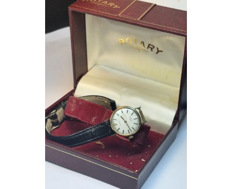 A 9 CARAT GOLD ROTARY 17 JEWEL WRIST WATCH WITH AF LEATHER STRAP IN ORIGINAL PRESENTATION BOX