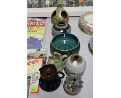 SEVEN PIECES OF SUDIO POTTERY TO INCLUDE A CANDLESTICK, BOWLS, VASES, ETC